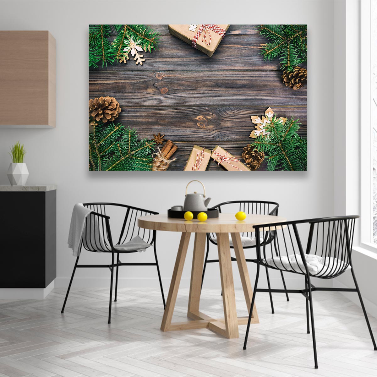 Navidad Regalos y pino sobre madera