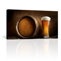 Cerveza Fría Con Barrica De Madera