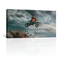 Motocross Saltando Sobre Lodo