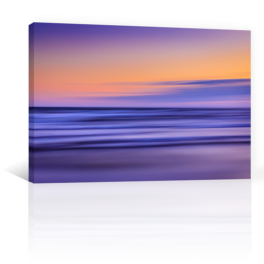 Playa Con Agua Purpura